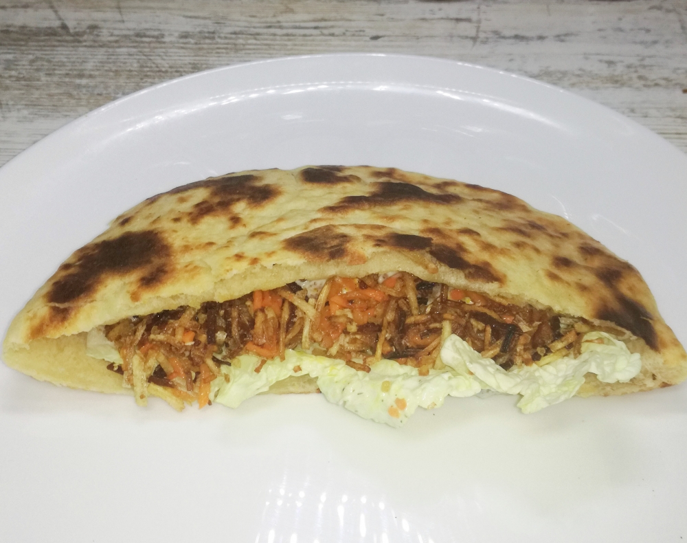 Пита с корейской морковью